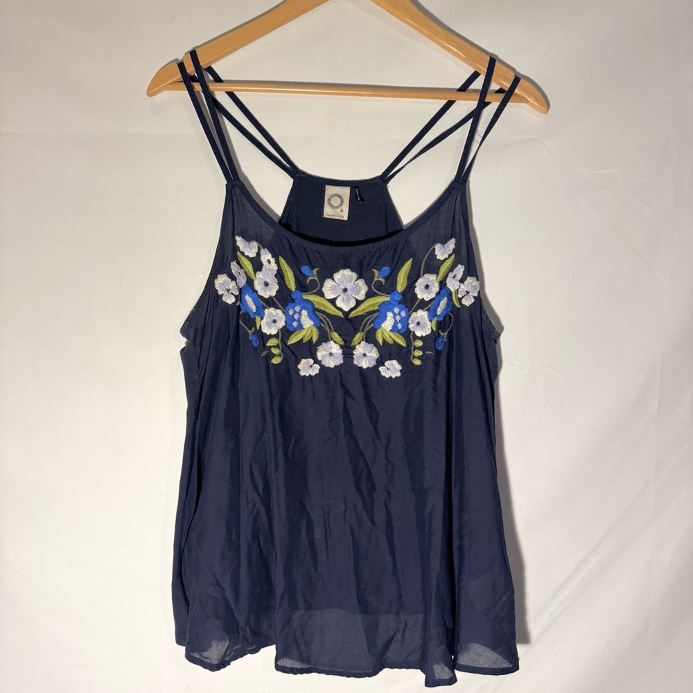 Akemi+Kin Anthropologie Navy Blue Floral Embroidered Tank Top Size Medium - Picture 5 of 10